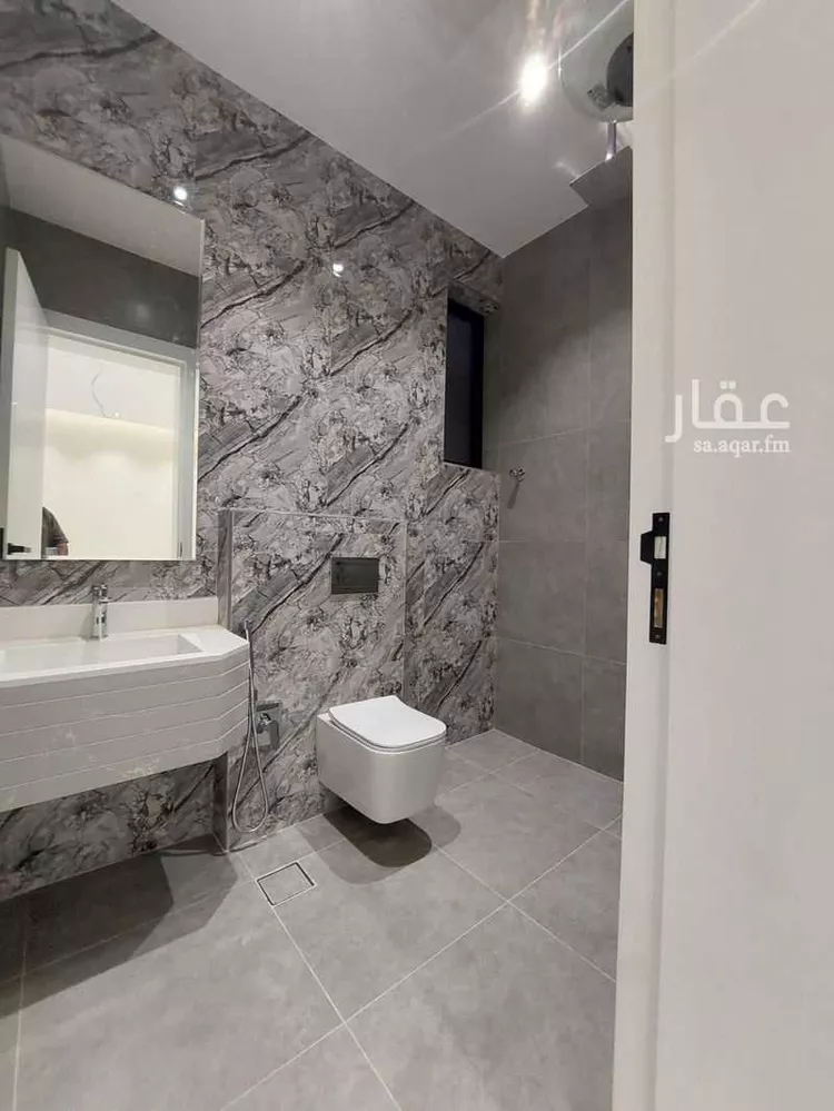 دور للبيع في شارع الرقمية, حي الزهور, مدينة أبها, منطقة عسير