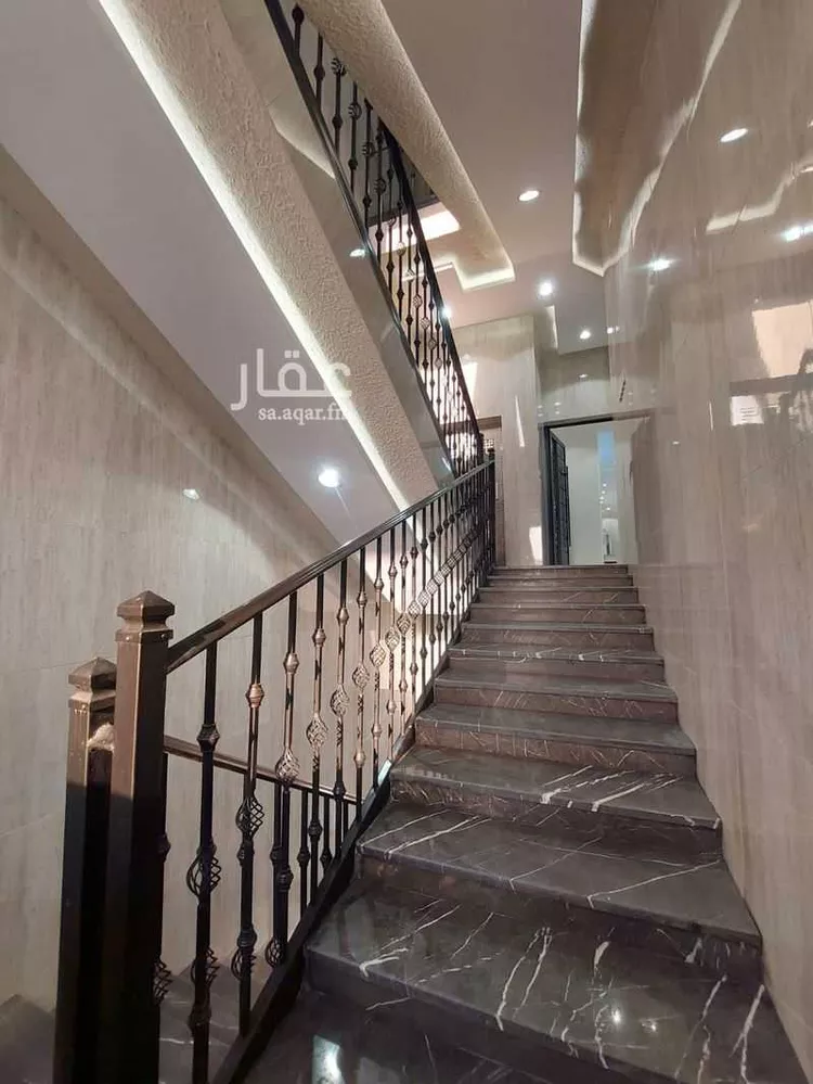 فيلا للبيع في شارع حليف, حي الزهور, مدينة أبها, منطقة عسير صورة 5