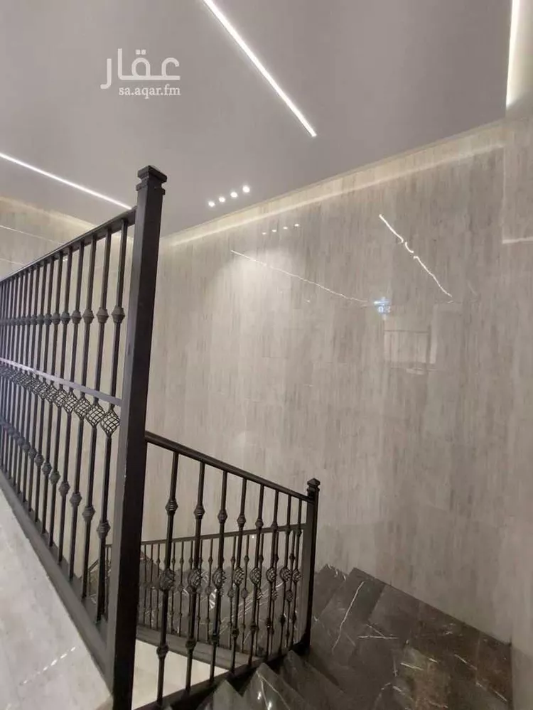 فيلا للبيع في شارع الرشادشي, حي الزهور, مدينة أبها, منطقة عسير صورة 4