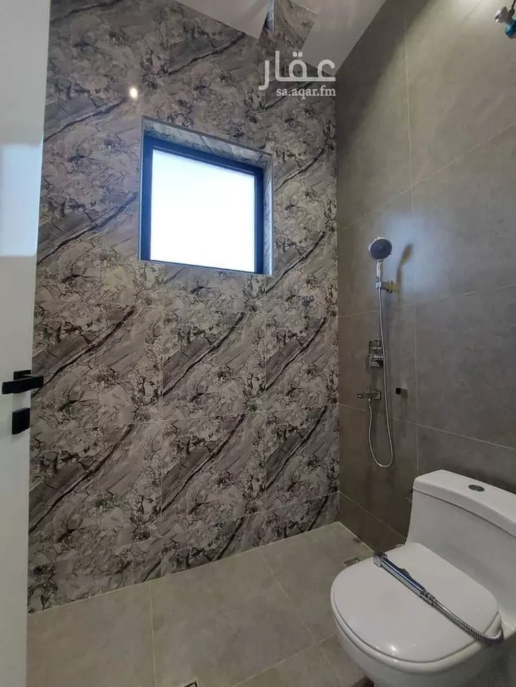 فيلا للبيع في شارع حليف, حي الزهور, مدينة أبها, منطقة عسير صورة 2