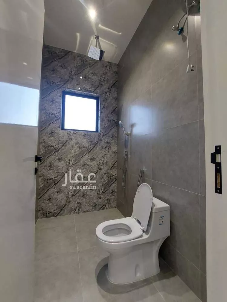 فيلا للبيع في شارع حليف, حي الزهور, مدينة أبها, منطقة عسير صورة 4