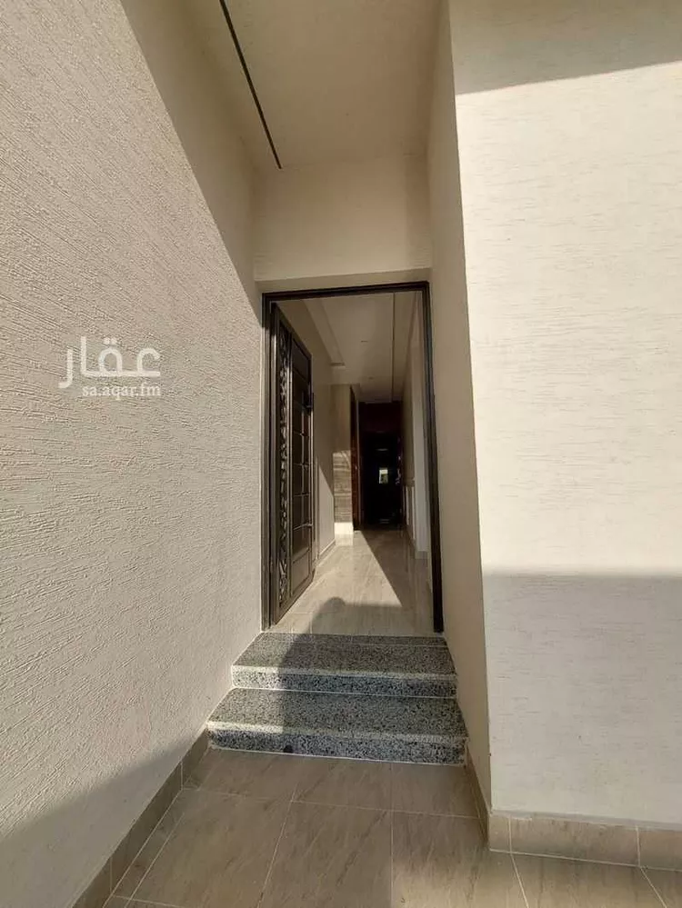 فيلا للبيع في شارع الرشادشي, حي الزهور, مدينة أبها, منطقة عسير صورة 2