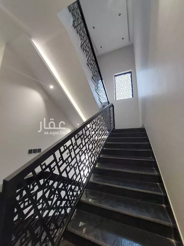 فيلا للبيع في شارع حليف, حي الزهور, مدينة أبها, منطقة عسير 11