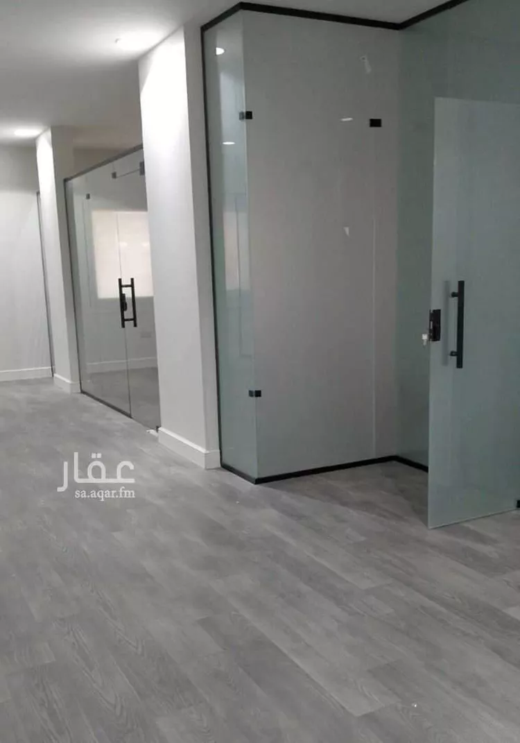 مكتب تجاري للإيجار في شارع طريق عثمان بن عفان, حي النزهة, مدينة الرياض, منطقة الرياض صورة 3