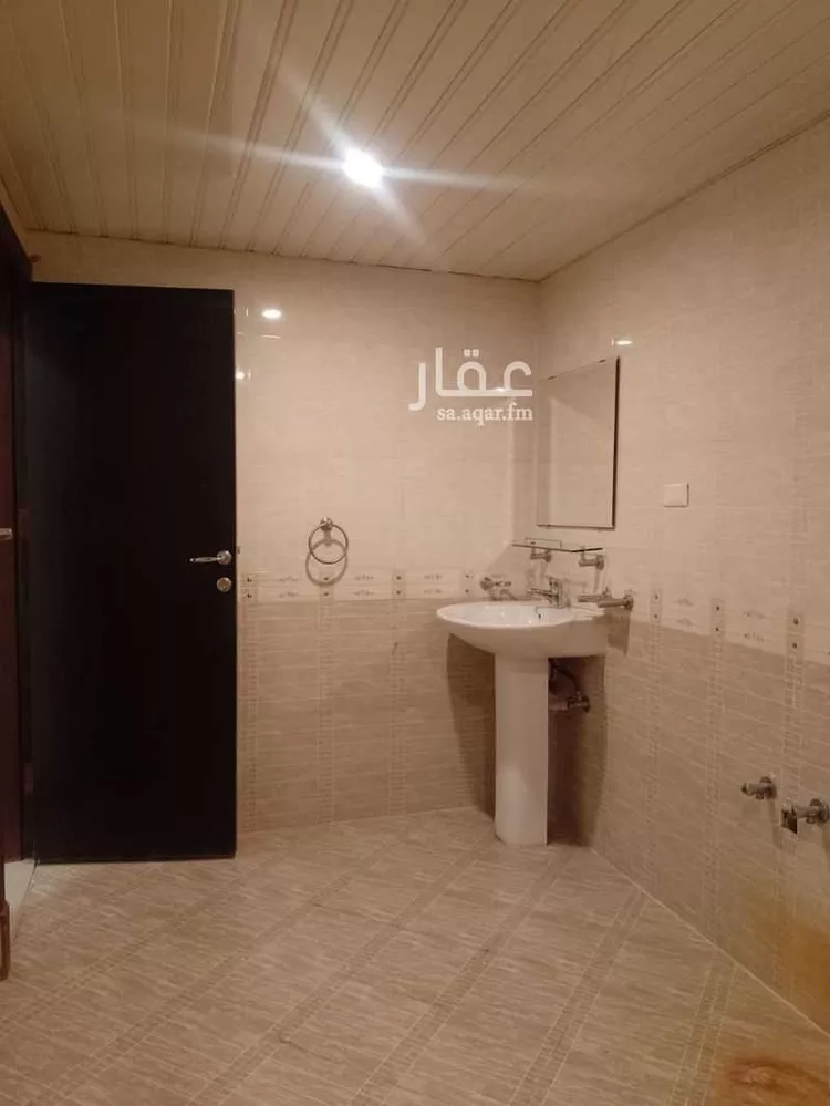شقة للإيجار في شارع الامين, حي العقربية, مدينة الخبر, المنطقة الشرقية 6