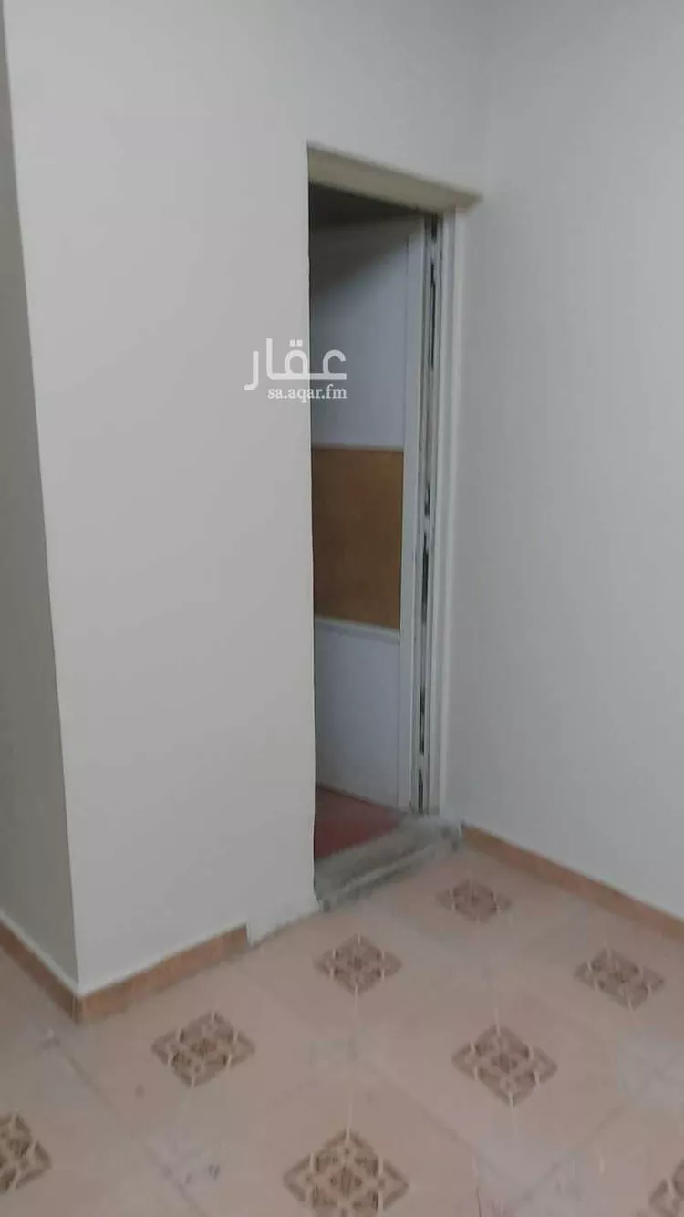 عمارة للإيجار في شارع ابي سعيد الخدري, حي الملك فيصل, مدينة الرياض, منطقة الرياض 8
