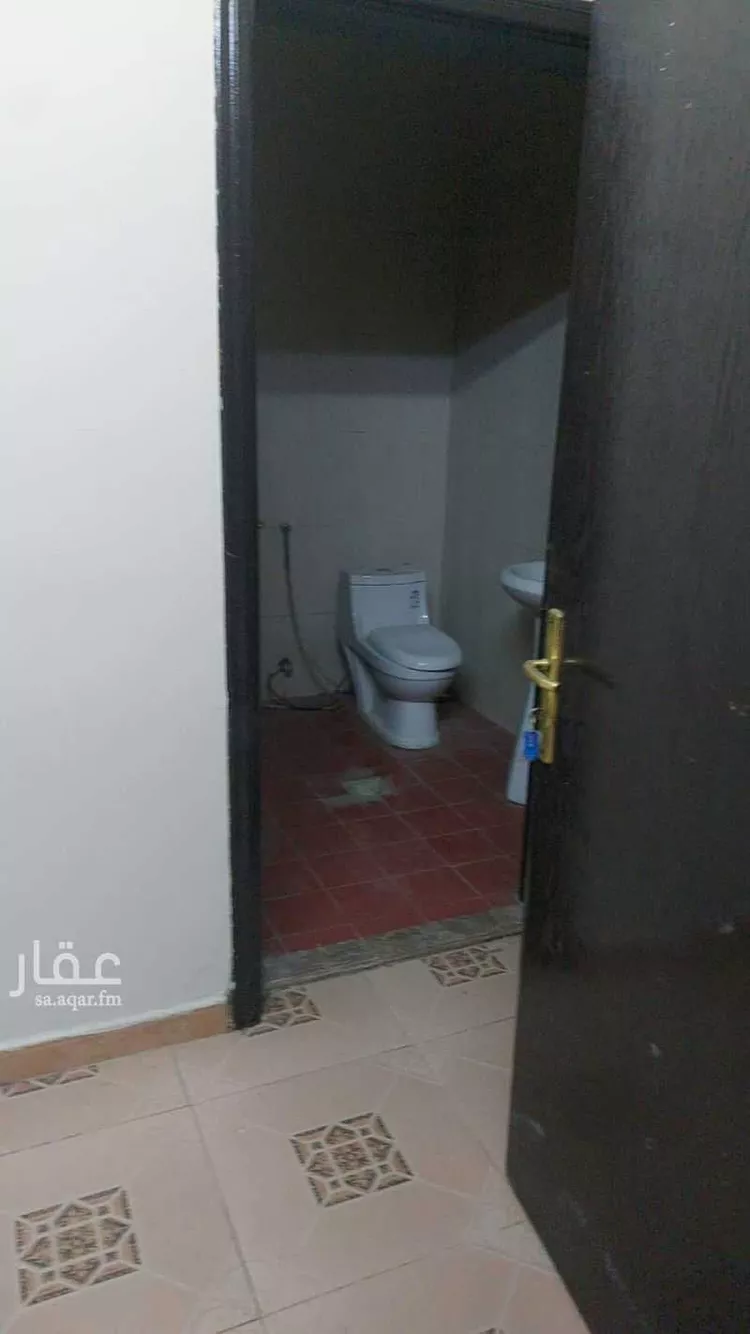 عمارة للإيجار في شارع ابي سعيد الخدري, حي الملك فيصل, مدينة الرياض, منطقة الرياض 9