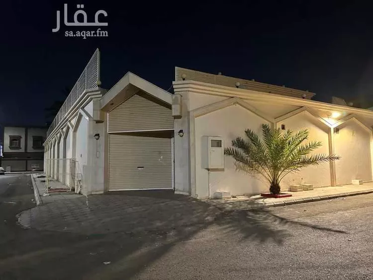 استراحة للبيع في شارع عمير بن سعد الأنصاري ، حي المطار ، المدينة المنورة ، منطقة المدينة المنورة