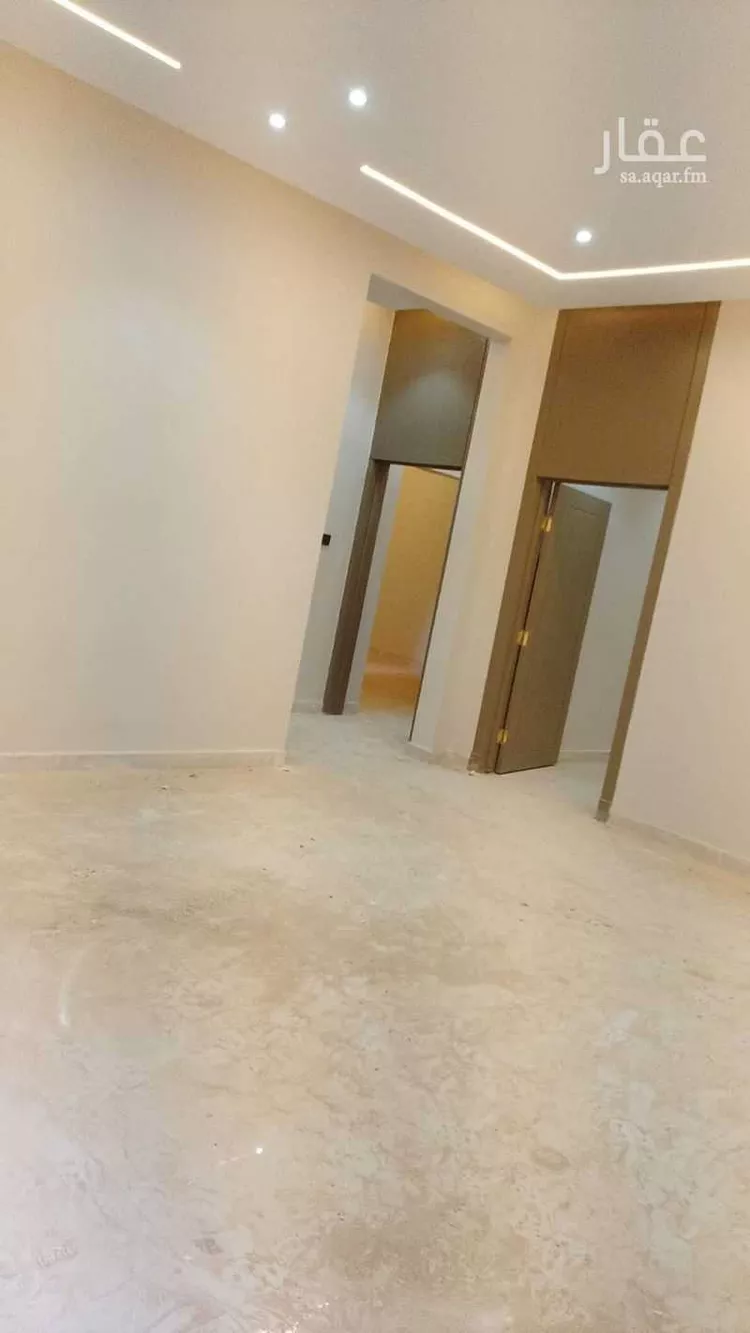 Floor for Rent in Riyadh Ar Rimal 15