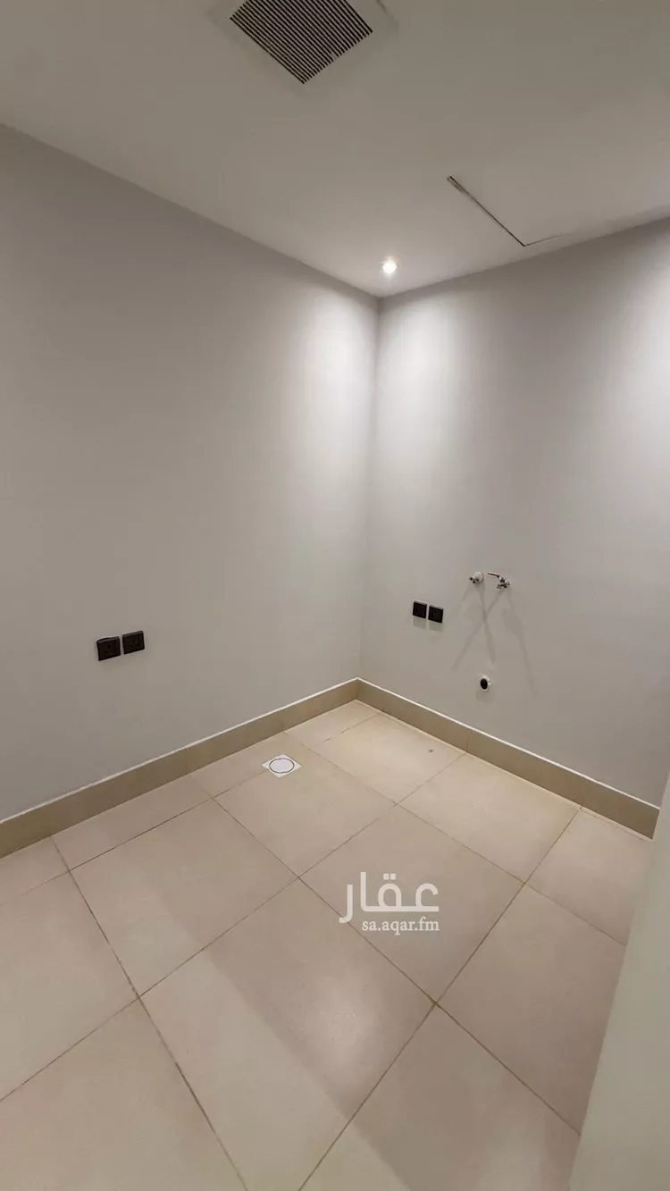 شقة للإيجار في شارع الشيخ عبدالله بن جبرين, حي القيروان, مدينة الرياض, منطقة الرياض 7