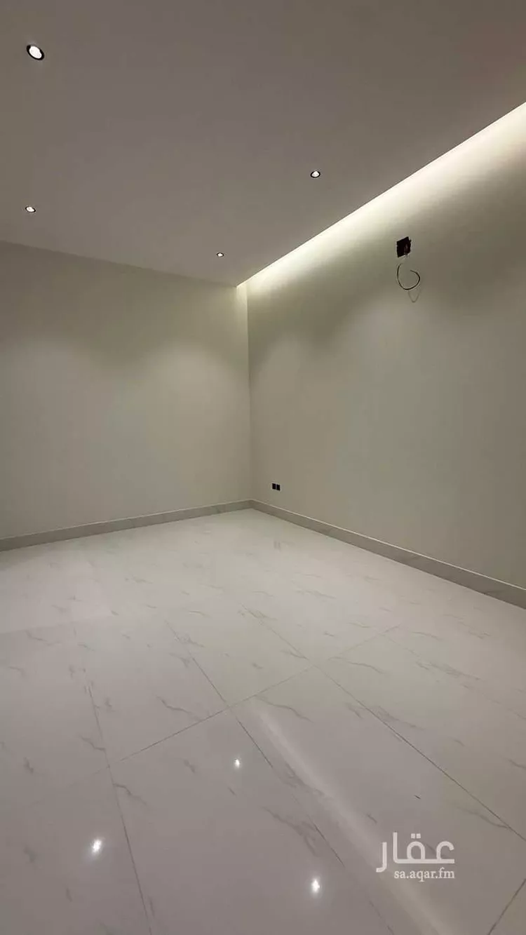 دور للبيع في شارع عز الدين الحسينى, حي العارض, مدينة الرياض, منطقة الرياض 8