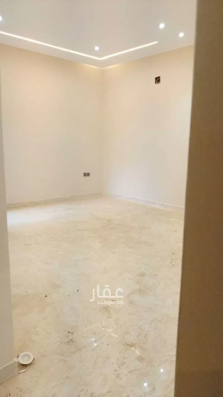 Floor for Rent in Riyadh Ar Rimal 11