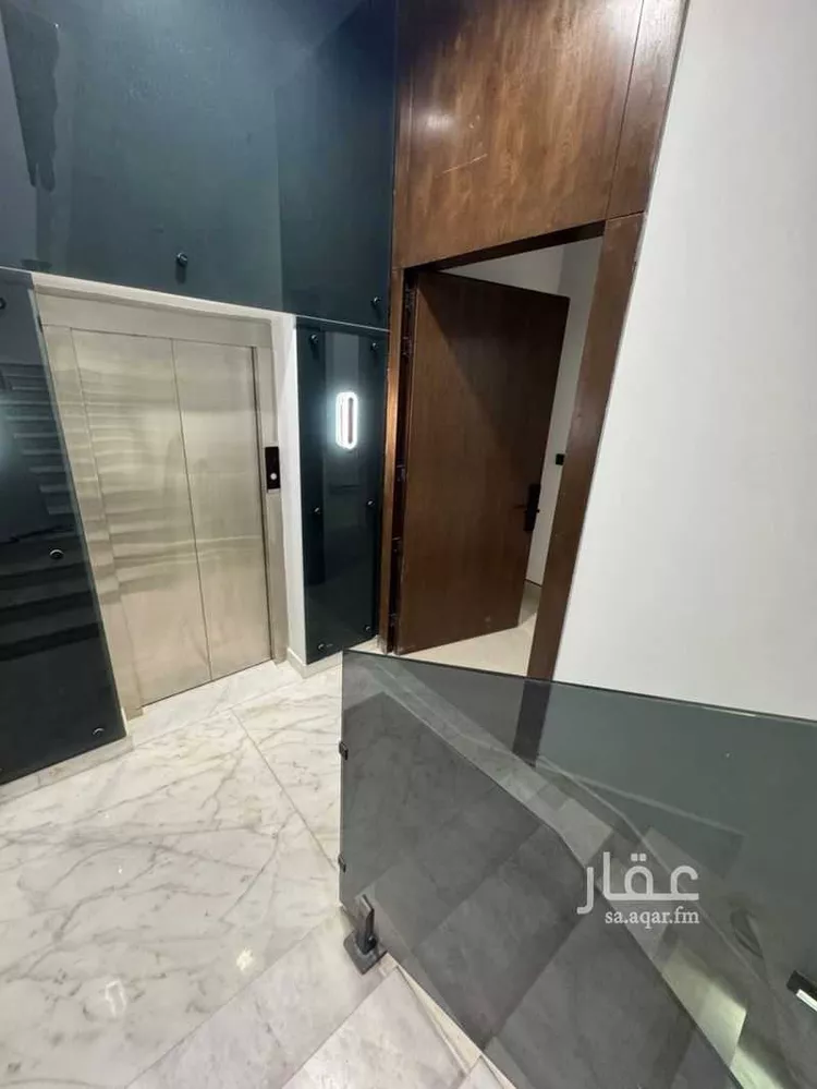 دور للبيع في شارع محمد بن سعد بن حسين, حي العارض, مدينة الرياض, منطقة الرياض صورة 2