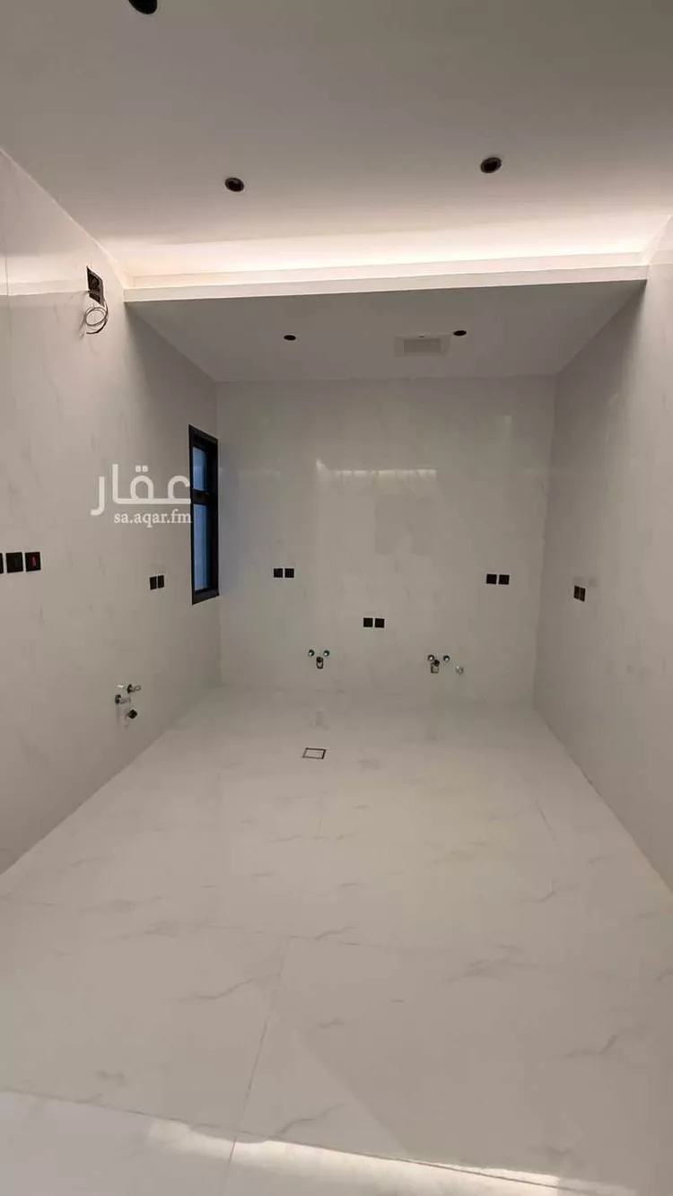Floor for Sale in Riyadh Al Arid 6