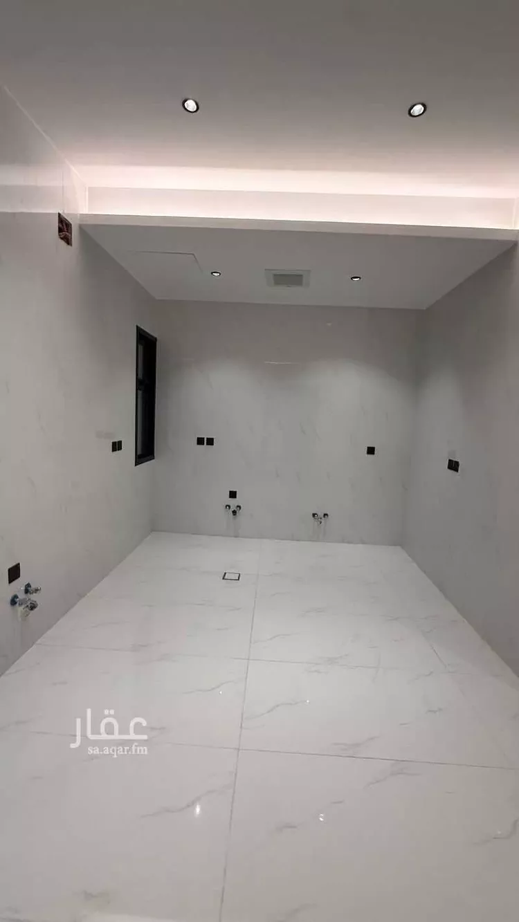 دور للبيع في شارع عز الدين الحسينى, حي العارض, مدينة الرياض, منطقة الرياض 7