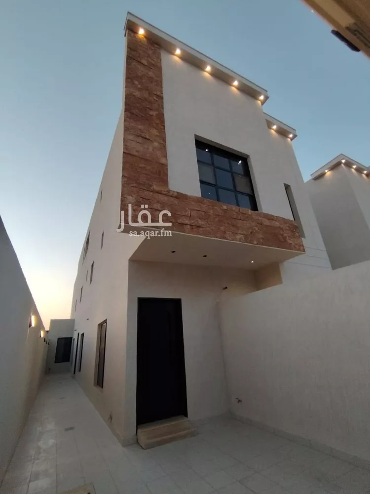 دور للبيع في شارع حميد الطويل, حي عكاظ, مدينة الرياض, منطقة الرياض صورة 2