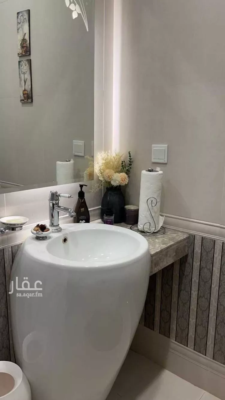 فيلا للبيع في شارع اللوز, حي الربيع, مدينة الرياض, منطقة الرياض 7