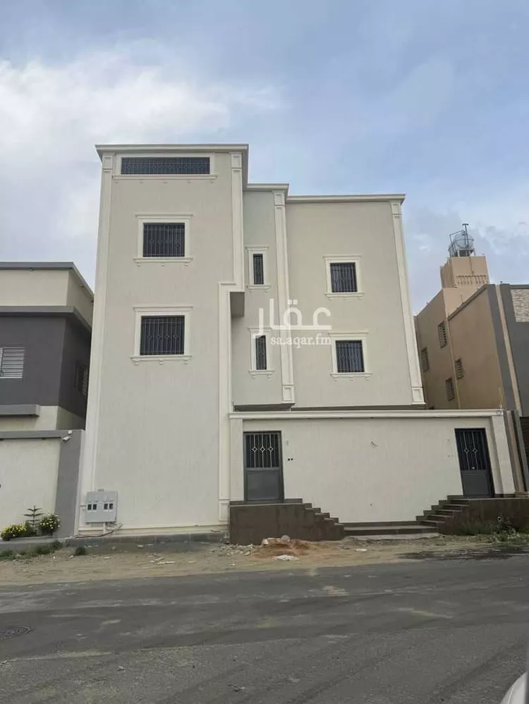 عمارة للبيع في شارع يوسف بن سلام, حي الإسكان, مدينة خميس مشيط, منطقة عسير