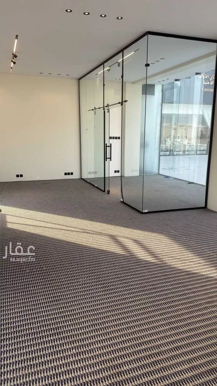 مكتب تجاري للإيجار في حي الظرفة, مدينة خميس مشيط, منطقة عسير صورة 2