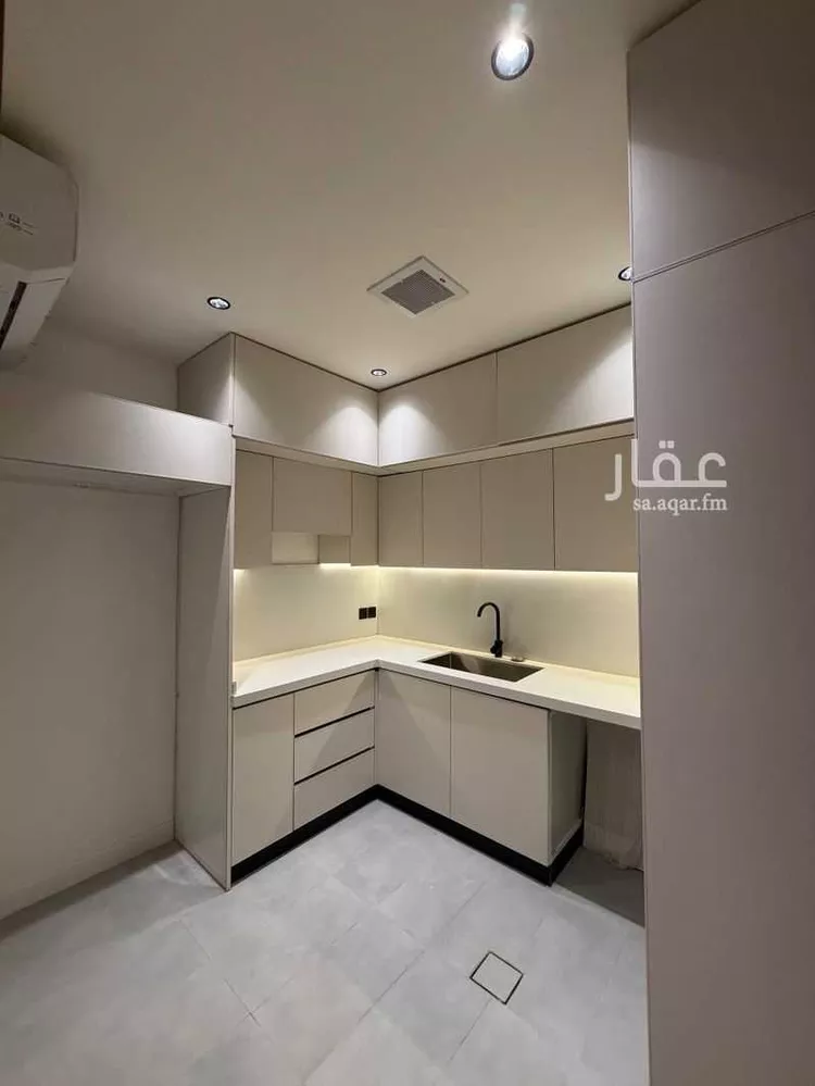 Floor for Sale in Riyadh An Narjis 8