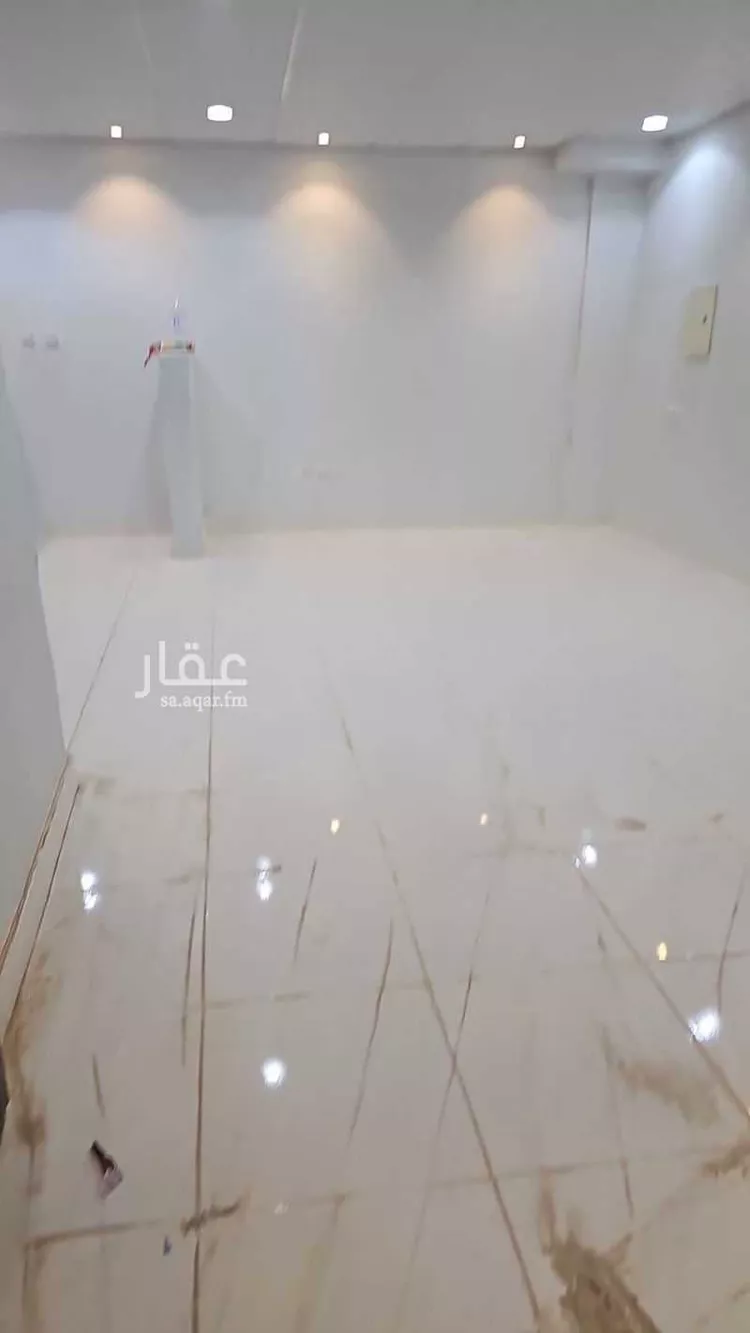 عمارة للإيجار في شارع عبدالله بن عمر, حي النسيم الغربي, مدينة الرياض, منطقة الرياض صورة 2