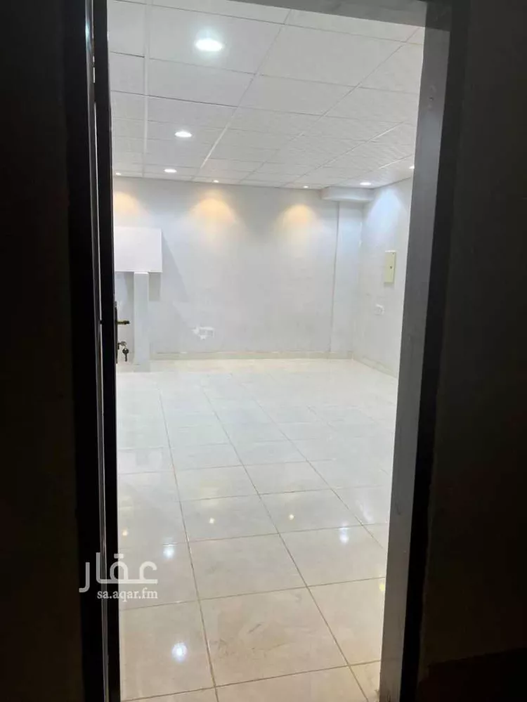 عمارة للإيجار في شارع عبدالله بن عمر, حي النسيم الغربي, مدينة الرياض, منطقة الرياض صورة 4