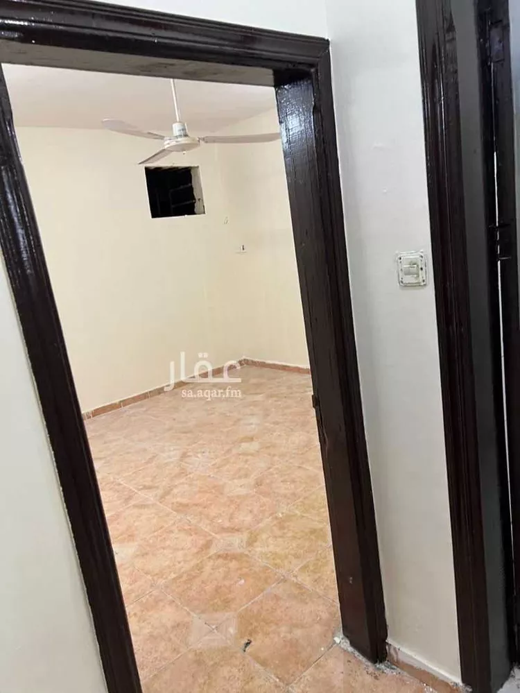 عمارة للإيجار في شارع عبدالله بن عمر, حي النسيم الغربي, مدينة الرياض, منطقة الرياض صورة 3