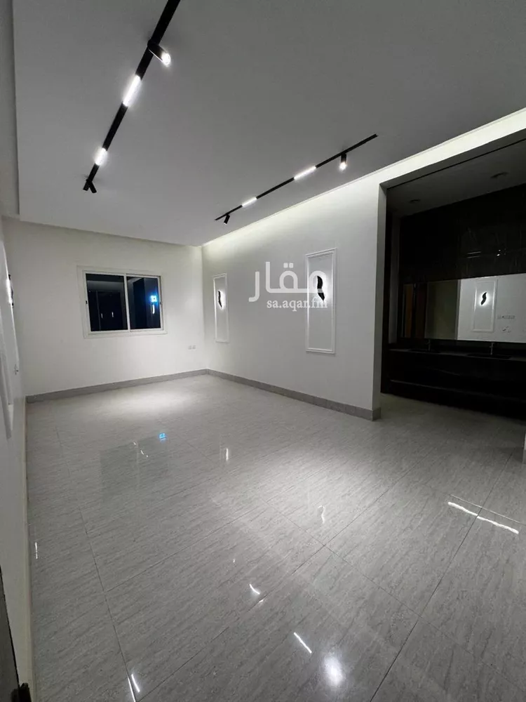 فيلا للبيع في شارع عفيفة بنت أحمد, حي الرمال, مدينة الرياض, منطقة الرياض