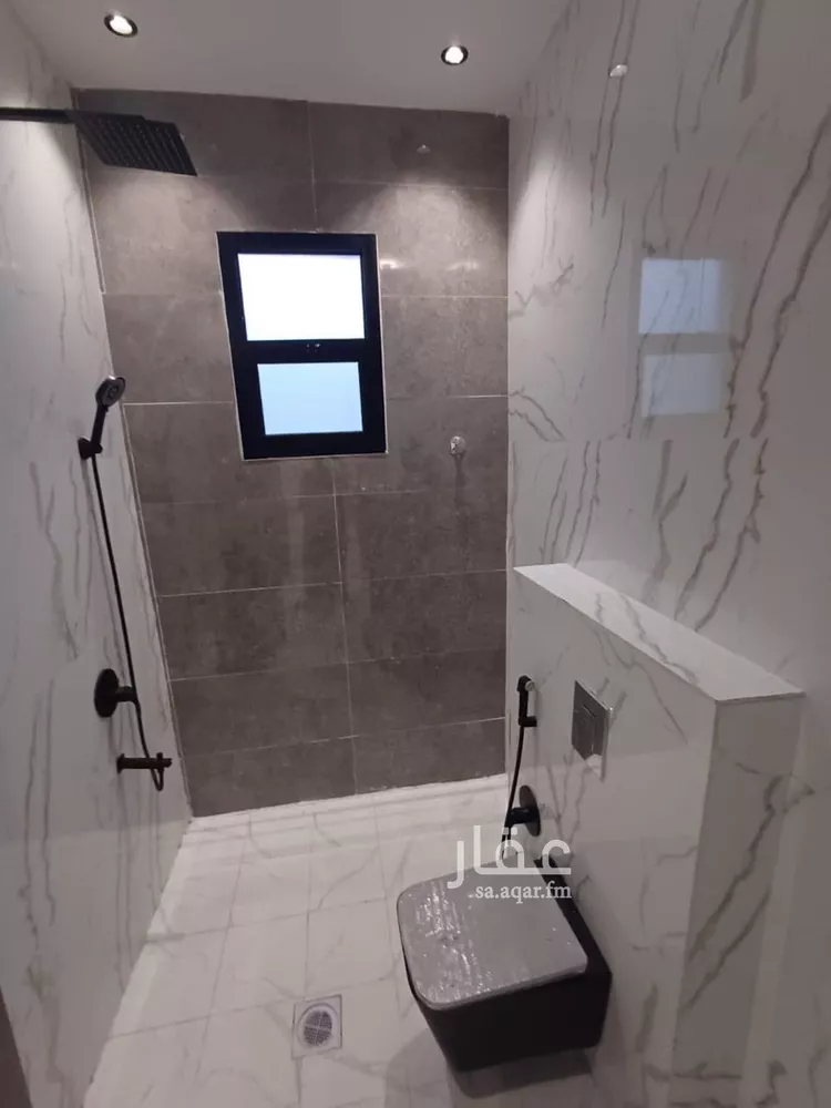 Floor for Sale in Riyadh Ar Rimal 14