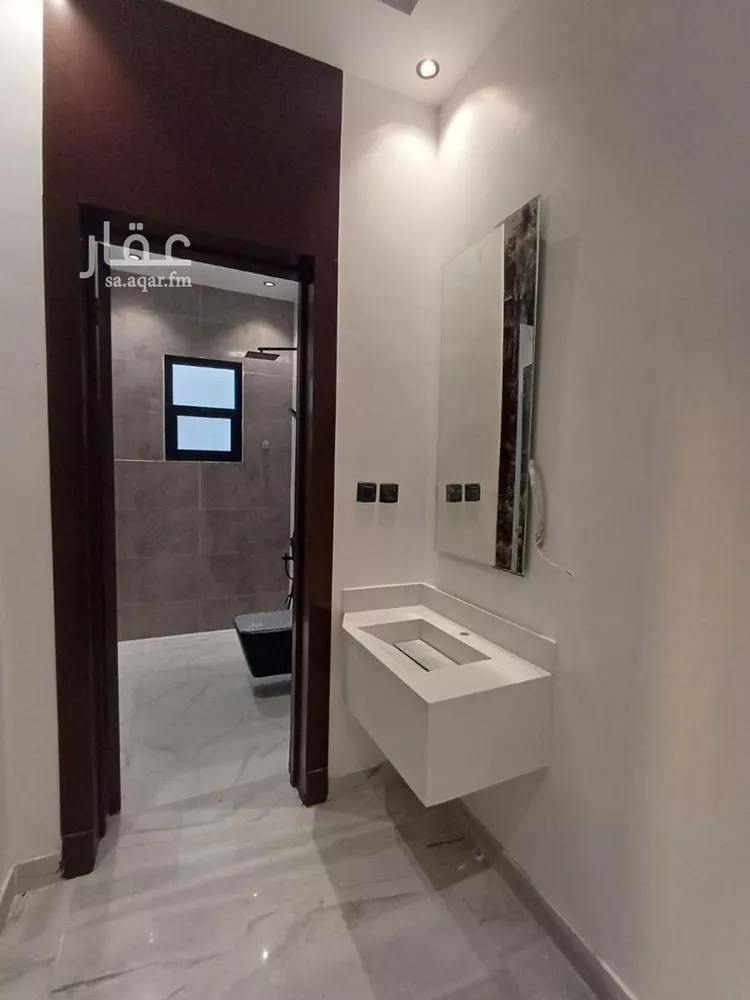Floor for Sale in Riyadh Ar Rimal 9
