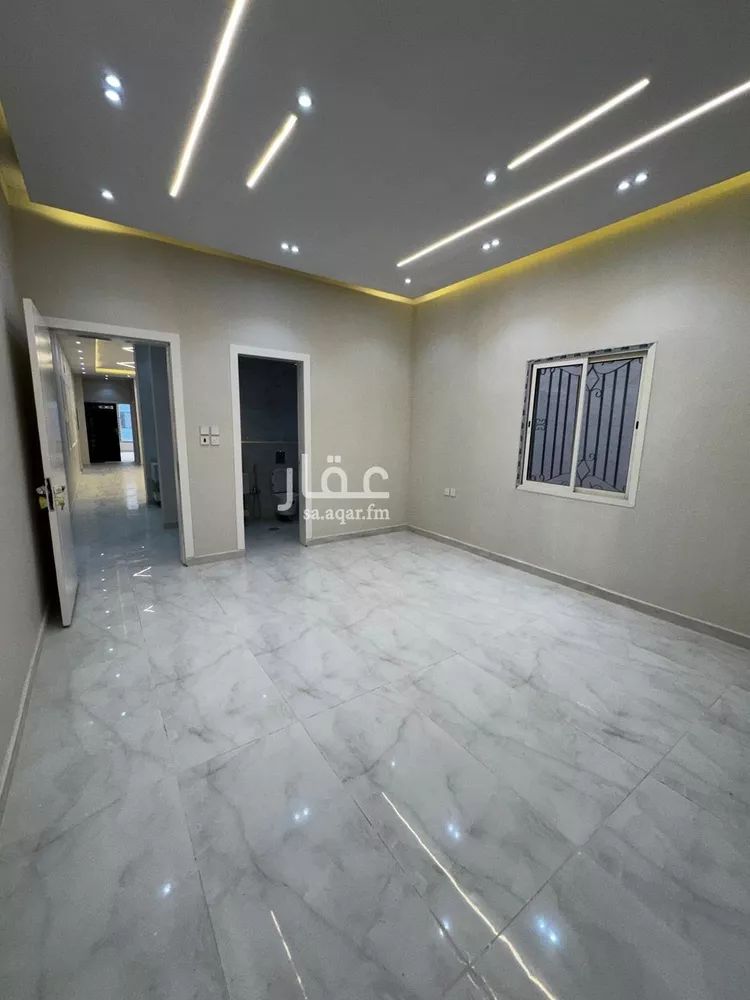Floor for Sale in Riyadh Al Janadriyah 11