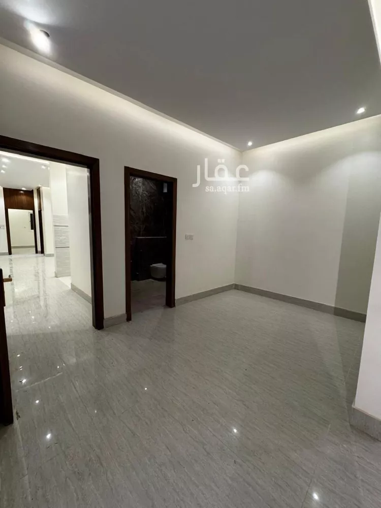 فيلا للبيع في شارع عفيفة بنت أحمد, حي الرمال, مدينة الرياض, منطقة الرياض صورة 5