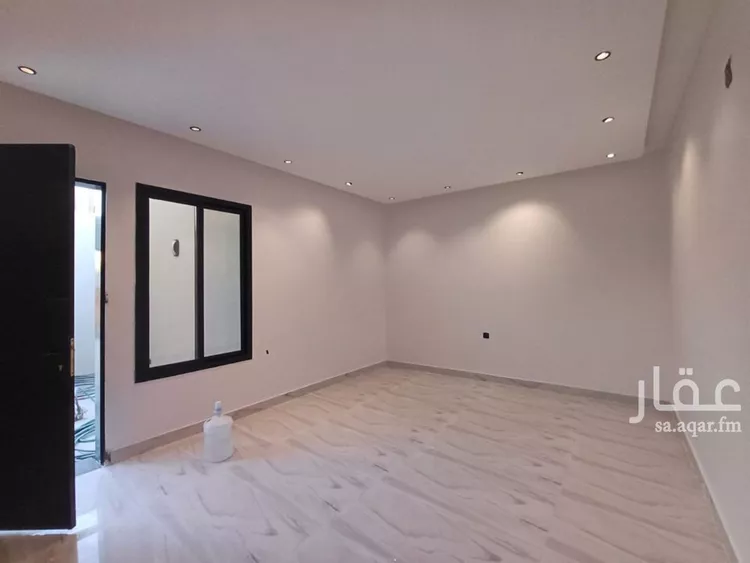 Floor for Sale in Riyadh Ar Rimal 9
