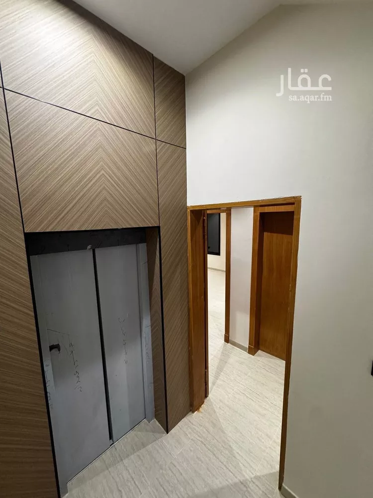Floor for Sale in Riyadh Ar Rimal 8