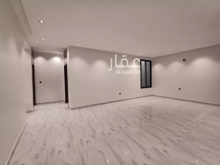 Floor for Sale in Riyadh Ar Rimal 11