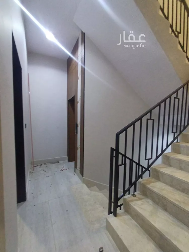 Floor for Sale in Riyadh Al Janadriyah