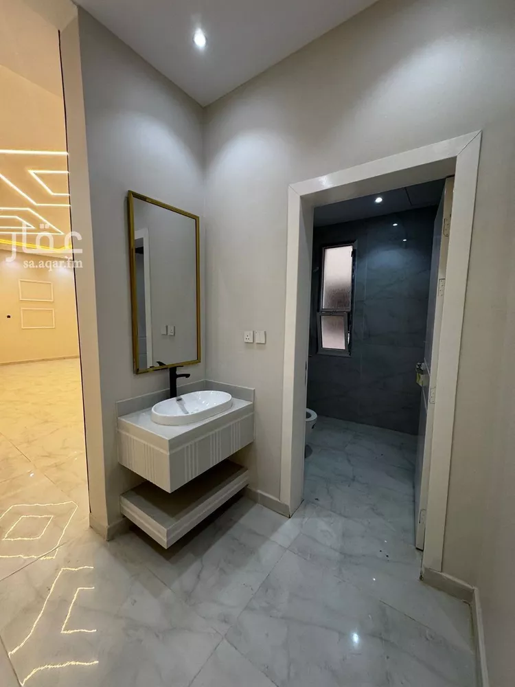 Floor for Sale in Riyadh Al Janadriyah 10