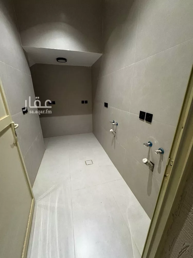 دور للبيع في شارع أبي الحسن علي الجرجاني4, حي الرمال, مدينة الرياض, منطقة الرياض 1 صورة