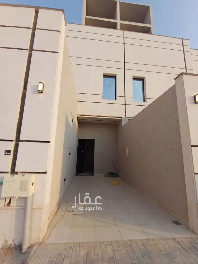 دور للبيع في شارع عبدالله بن أبي الهذيل, حي الرمال, مدينة الرياض, منطقة الرياض صورة 2