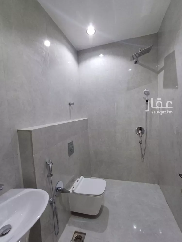 فيلا للبيع في شارع إبراهيم بن حسين, حي الرمال, مدينة الرياض, منطقة الرياض صورة 4