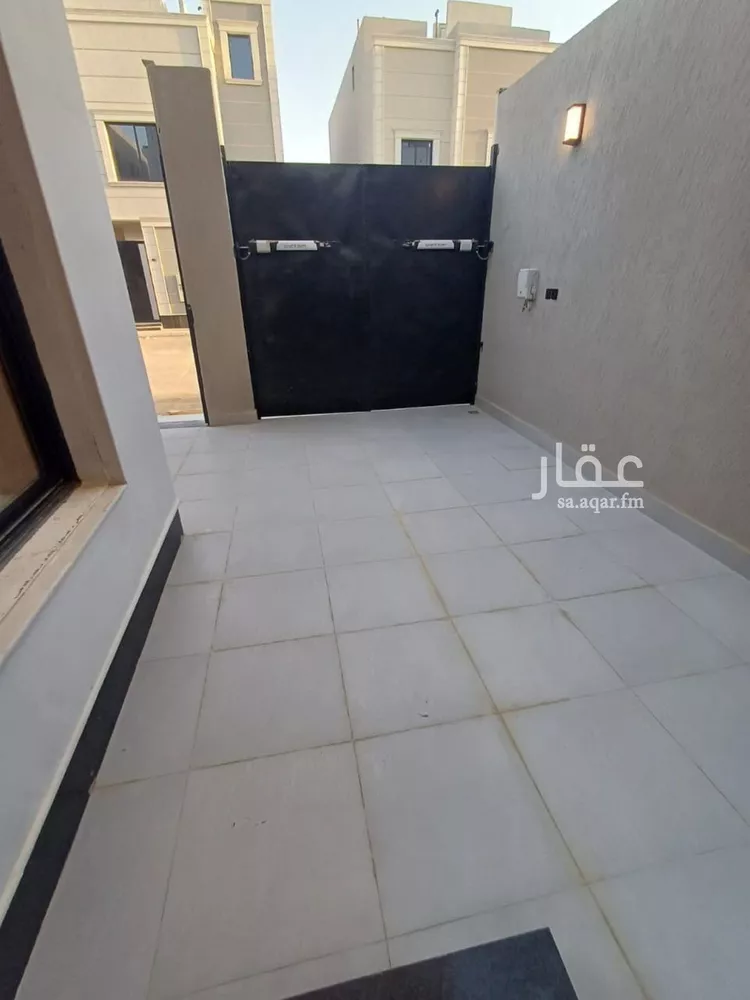 دور للبيع في شارع صالح محمد جمال, حي الرمال, مدينة الرياض, منطقة الرياض صورة 4