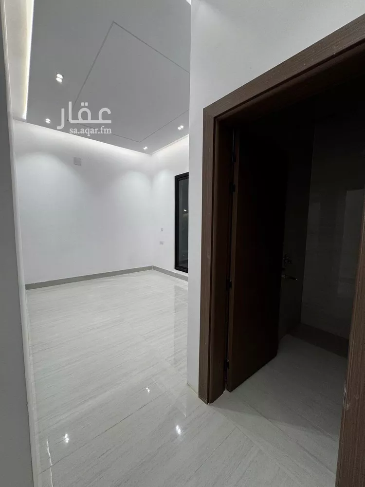فيلا للبيع في شارع أسلم بن عبدالعزيز, حي الرمال, مدينة الرياض, منطقة الرياض صورة 3
