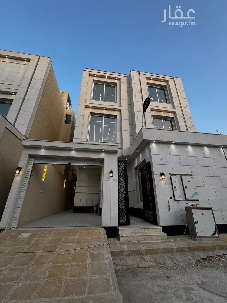 Floor for Sale in Riyadh Al Janadriyah 7