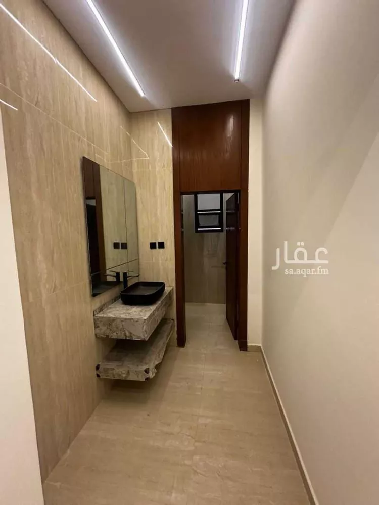 فيلا للبيع في شارع أحمد البسيلي, حي بدر, مدينة الرياض, منطقة الرياض صورة 4