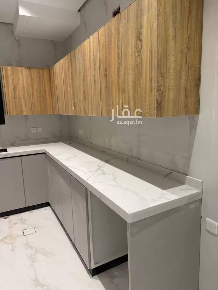 Floor for Sale in Riyadh Ar Rimal 6