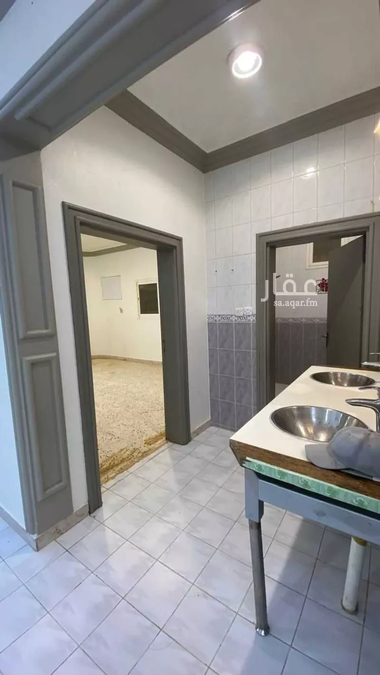 Floor for Rent in Al Bukayriyah Al Nahdah