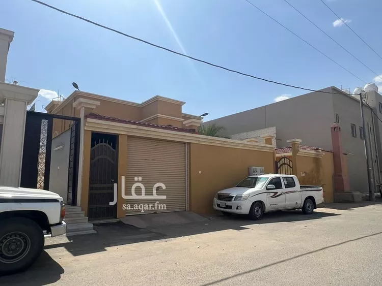 فيلا للبيع في شارع الحجرين, حي الأمير سلطان, مدينة بيشة, منطقة عسير صورة 4