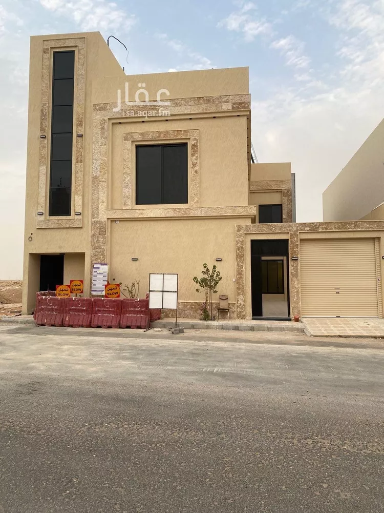 فيلا للبيع في شارع أبي الحسن الأسفرائيني, حي المهدية, مدينة الرياض, منطقة الرياض صورة 2