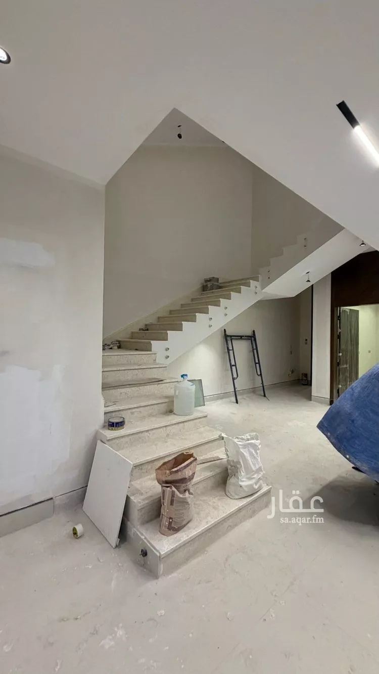 فيلا للبيع في شارع عبدالجبار بن الورد, حي المهدية, مدينة الرياض, منطقة الرياض 16