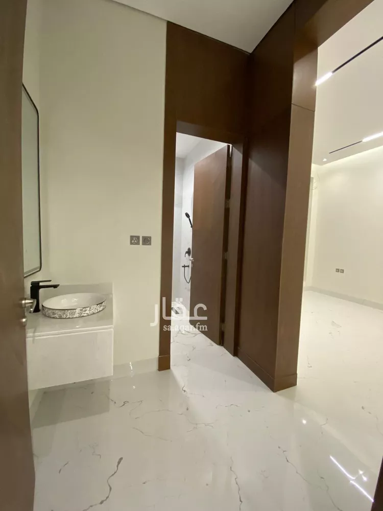 فيلا للبيع في شارع علي بن هبة الله, حي المهدية, مدينة الرياض, منطقة الرياض صورة 2